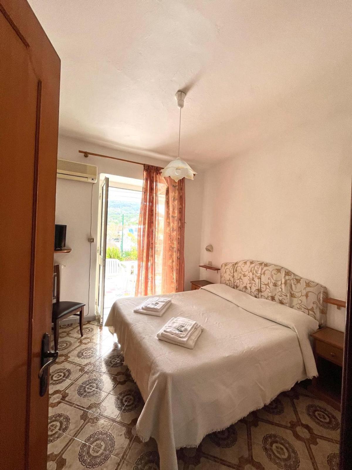 Hotel La Maggioressa Casamicciola Terme ภายนอก รูปภาพ