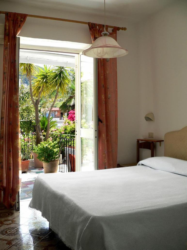 Hotel La Maggioressa Casamicciola Terme ภายนอก รูปภาพ